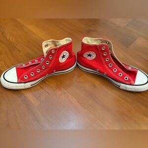 CONVERSE HIGH TOPS